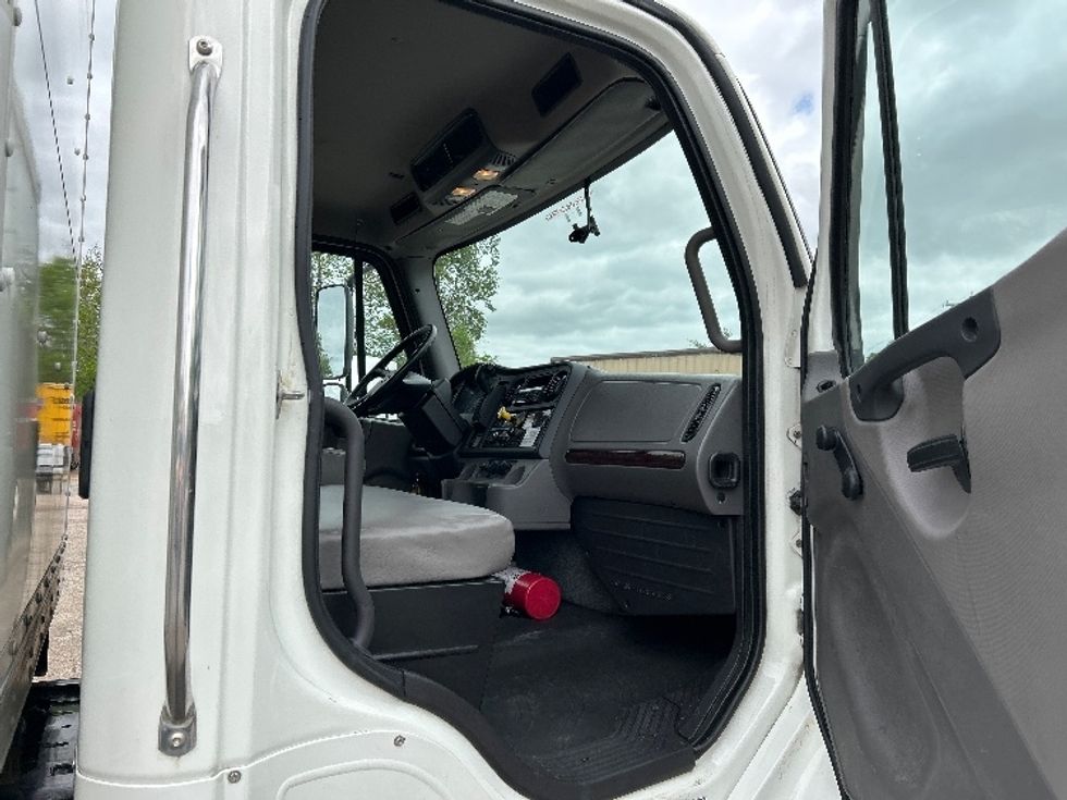 Medium Duty Box Truck-Light and Medium Duty Trucks-Freightliner-2020-M2-Saint Louis-MO-211,759\n\t\tmiles-$ 46,750 - Image 19