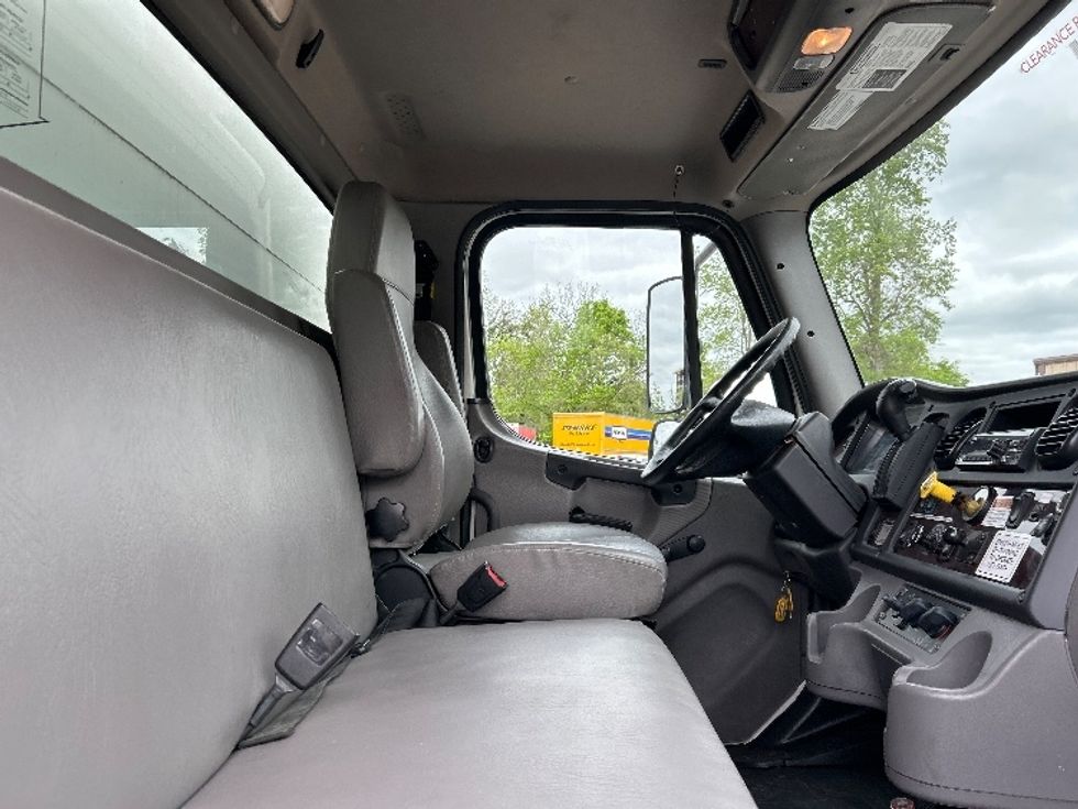 Medium Duty Box Truck-Light and Medium Duty Trucks-Freightliner-2020-M2-Saint Louis-MO-211,759\n\t\tmiles-$ 46,750 - Image 21