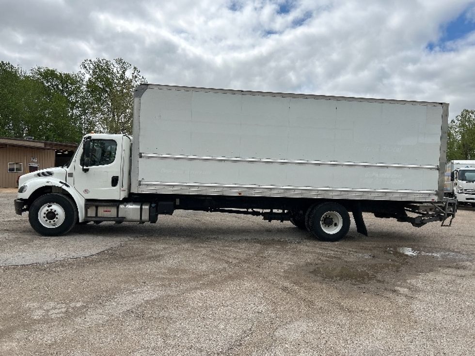 Medium Duty Box Truck-Light and Medium Duty Trucks-Freightliner-2020-M2-Saint Louis-MO-211,759\n\t\tmiles-$ 46,750 - Image 4