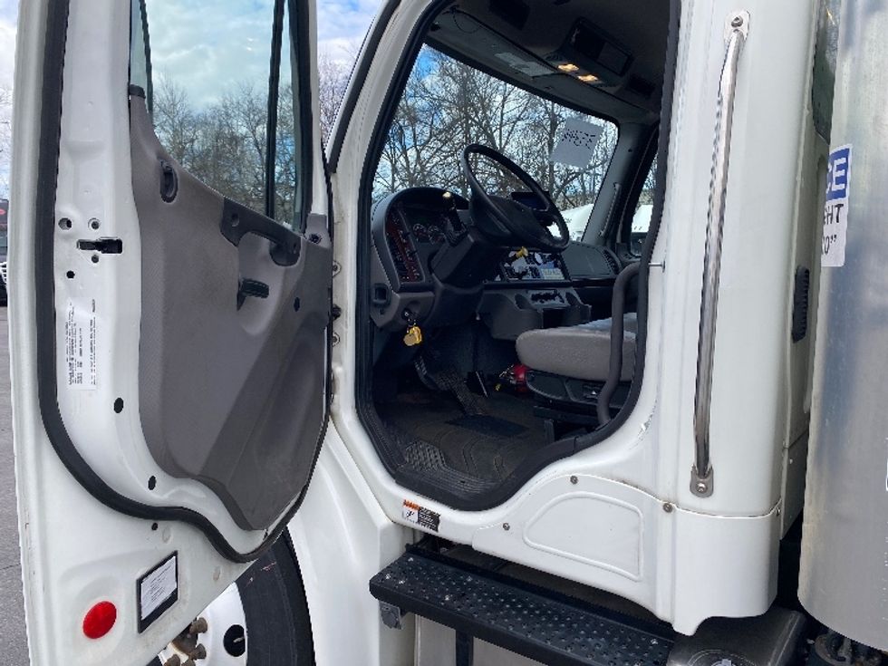 Medium Duty Box Truck-Light and Medium Duty Trucks-Freightliner-2020-M2-Salem-VA-36,291\n\t\tmiles-$ 60,250 - Image 16