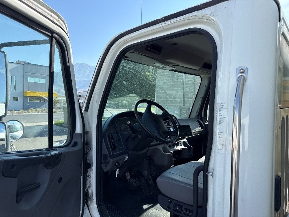 Medium Duty Box Truck-Light and Medium Duty Trucks-Freightliner-2020-M2-Salt Lake City-UT-100,262\n\t\tmiles-$ 66,750 - Image 16