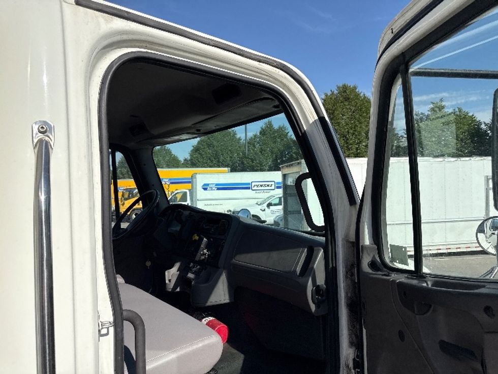 Medium Duty Box Truck-Light and Medium Duty Trucks-Freightliner-2020-M2-Salt Lake City-UT-100,262\n\t\tmiles-$ 66,750 - Image 20
