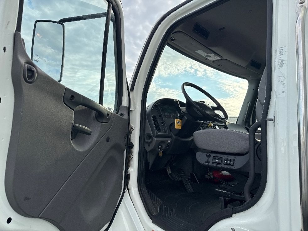 Medium Duty Box Truck-Light and Medium Duty Trucks-Freightliner-2020-M2-Salt Lake City-UT-104,369\n\t\tmiles-$ 69,250 - Image 16