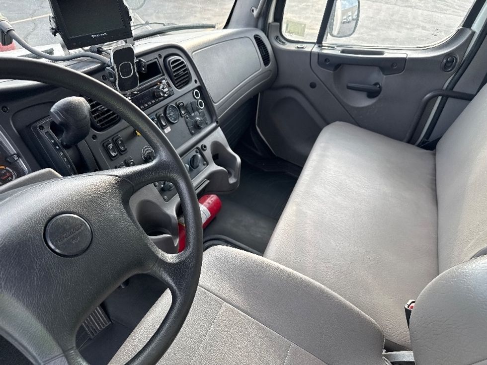 Medium Duty Box Truck-Light and Medium Duty Trucks-Freightliner-2020-M2-Salt Lake City-UT-104,369\n\t\tmiles-$ 69,250 - Image 17