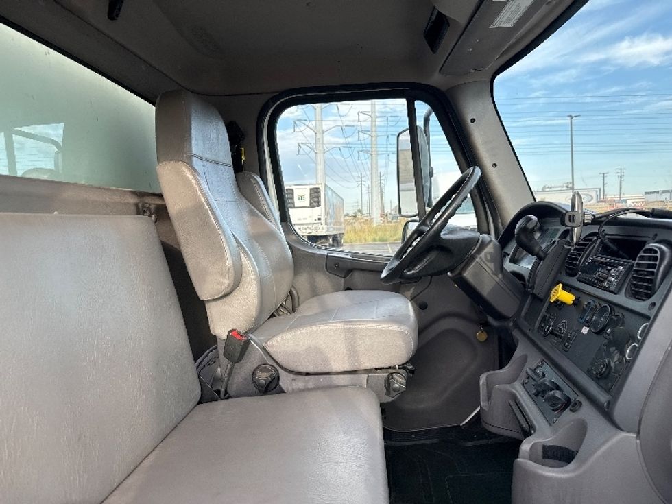 Medium Duty Box Truck-Light and Medium Duty Trucks-Freightliner-2020-M2-Salt Lake City-UT-104,369\n\t\tmiles-$ 69,250 - Image 22