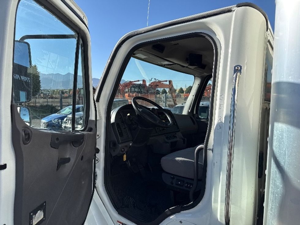 Medium Duty Box Truck-Light and Medium Duty Trucks-Freightliner-2020-M2-Salt Lake City-UT-106,965\n\t\tmiles-$ 67,750 - Image 16