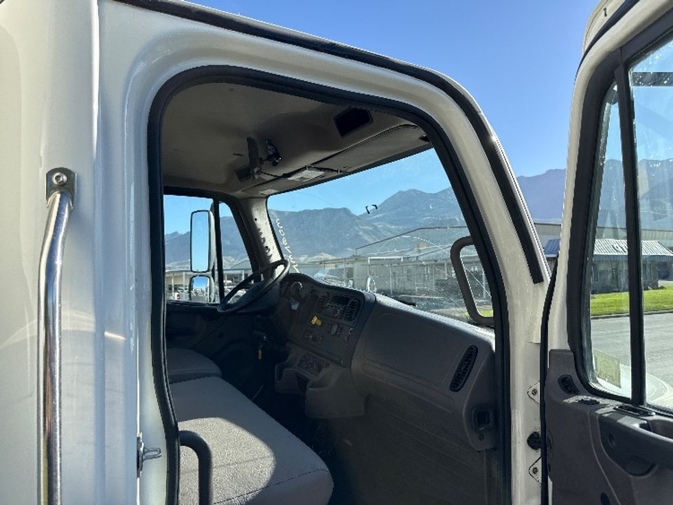 Medium Duty Box Truck-Light and Medium Duty Trucks-Freightliner-2020-M2-Salt Lake City-UT-106,965\n\t\tmiles-$ 67,750 - Image 20