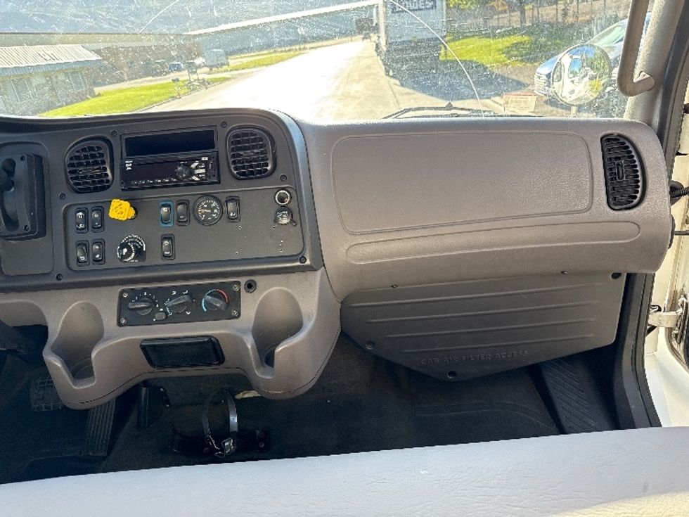 Medium Duty Box Truck-Light and Medium Duty Trucks-Freightliner-2020-M2-Salt Lake City-UT-106,965\n\t\tmiles-$ 67,750 - Image 21
