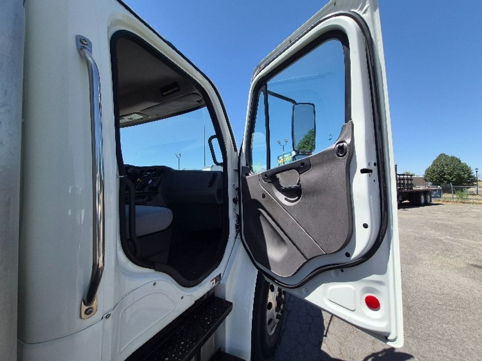 Medium Duty Box Truck-Light and Medium Duty Trucks-Freightliner-2020-M2-Salt Lake City-UT-109,967\n\t\tmiles-$ 71,500 - Image 20