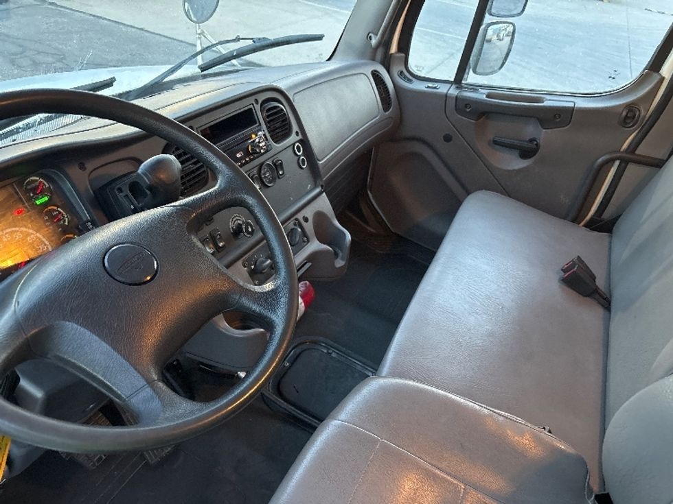 Medium Duty Box Truck-Light and Medium Duty Trucks-Freightliner-2020-M2-Salt Lake City-UT-109,975\n\t\tmiles-$ 65,500 - Image 17
