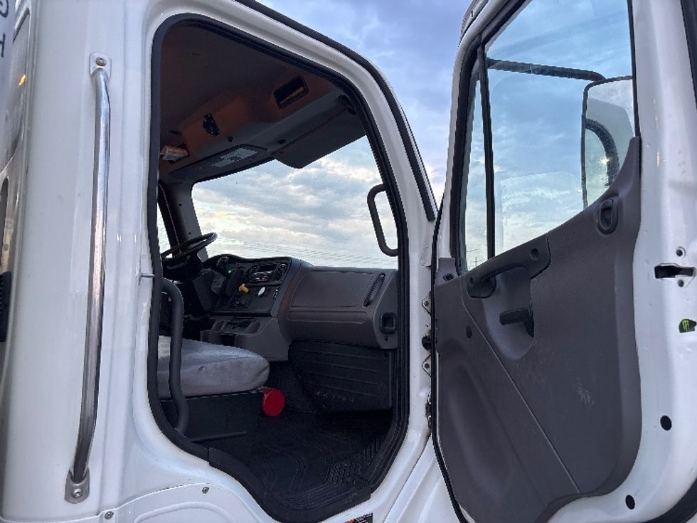 Medium Duty Box Truck-Light and Medium Duty Trucks-Freightliner-2020-M2-Salt Lake City-UT-109,975\n\t\tmiles-$ 65,500 - Image 20