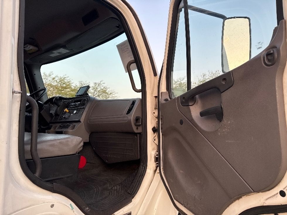 Medium Duty Box Truck-Light and Medium Duty Trucks-Freightliner-2020-M2-Salt Lake City-UT-112,741\n\t\tmiles-$ 69,250 - Image 20
