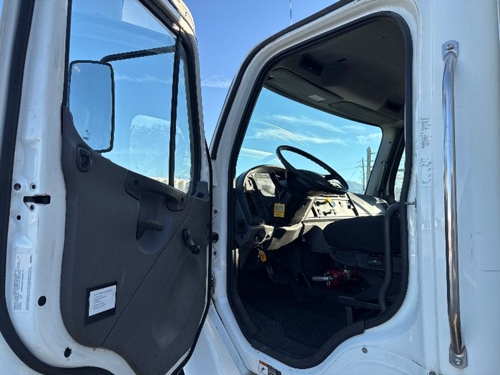 Medium Duty Box Truck-Light and Medium Duty Trucks-Freightliner-2020-M2-Salt Lake City-UT-271,110\n\t\tmiles-$ 41,250 - Image 16