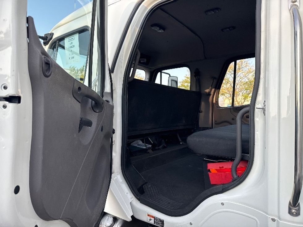 Medium Duty Box Truck-Light and Medium Duty Trucks-Freightliner-2020-M2-Salt Lake City-UT-75,392\n\t\tmiles-$ 79,500 - Image 24