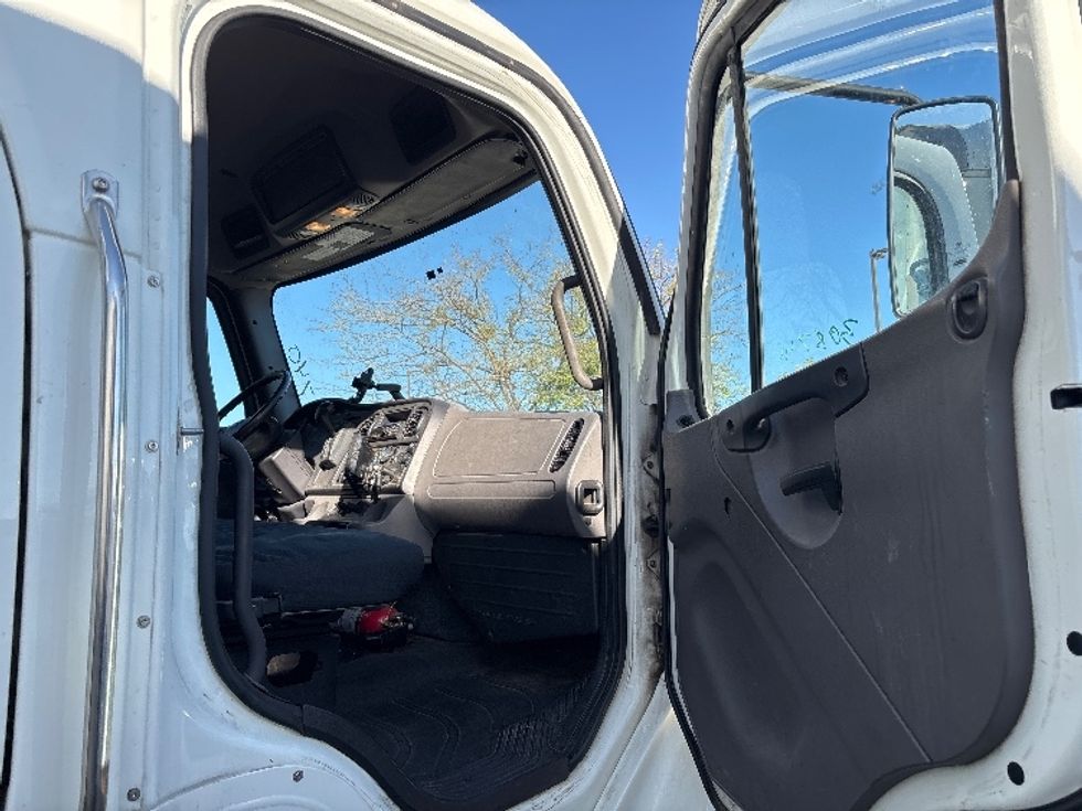 Medium Duty Box Truck-Light and Medium Duty Trucks-Freightliner-2020-M2-Salt Lake City-UT-87,033\n\t\tmiles-$ 82,250 - Image 20
