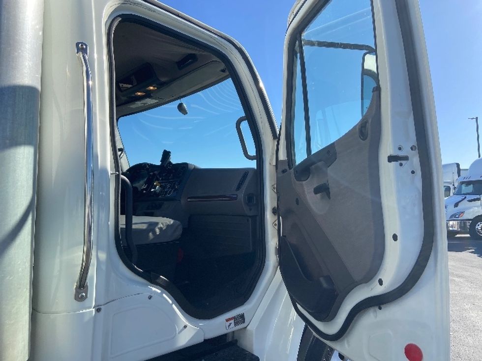 Medium Duty Box Truck-Light and Medium Duty Trucks-Freightliner-2020-M2-San Antonio-TX-130,985\n\t\tmiles-$ 58,750 - Image 20