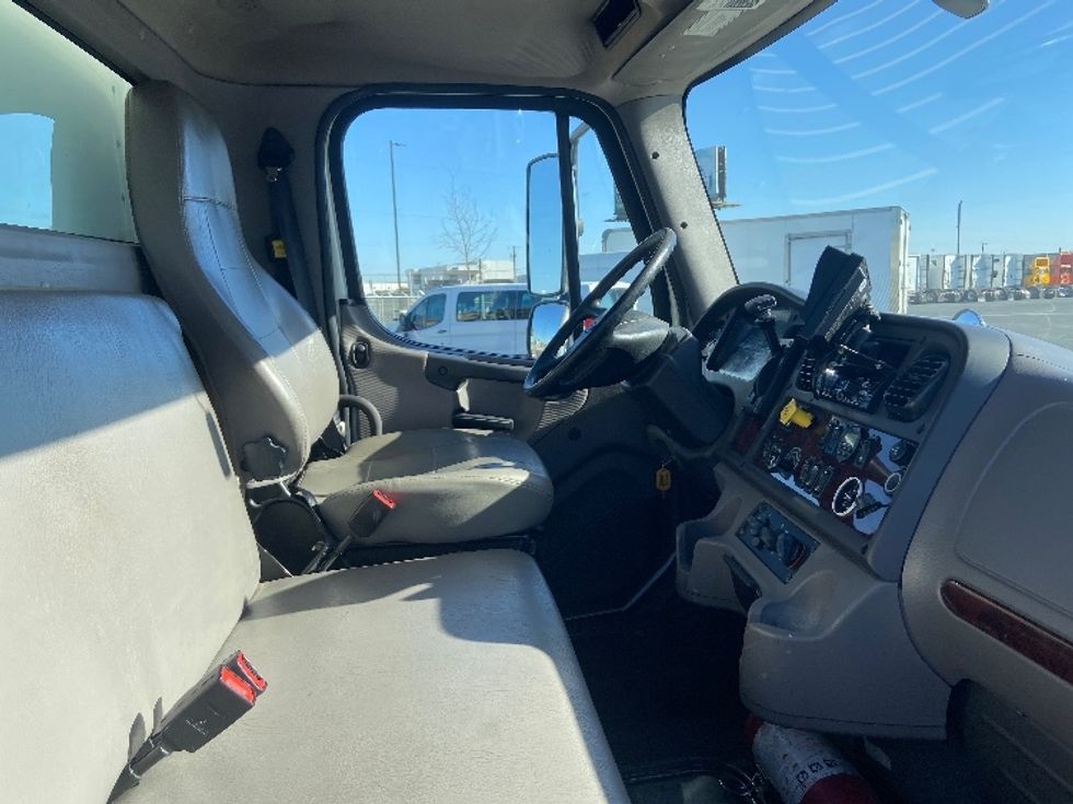 Medium Duty Box Truck-Light and Medium Duty Trucks-Freightliner-2020-M2-San Antonio-TX-130,985\n\t\tmiles-$ 58,750 - Image 22