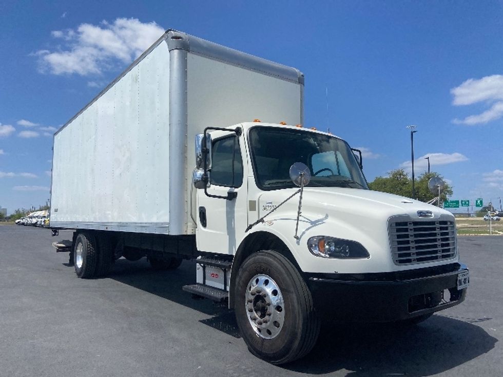 Medium Duty Box Truck-Light and Medium Duty Trucks-Freightliner-2020-M2-San Antonio-TX-137,038\n\t\tmiles-$ 61,750 - Image 1