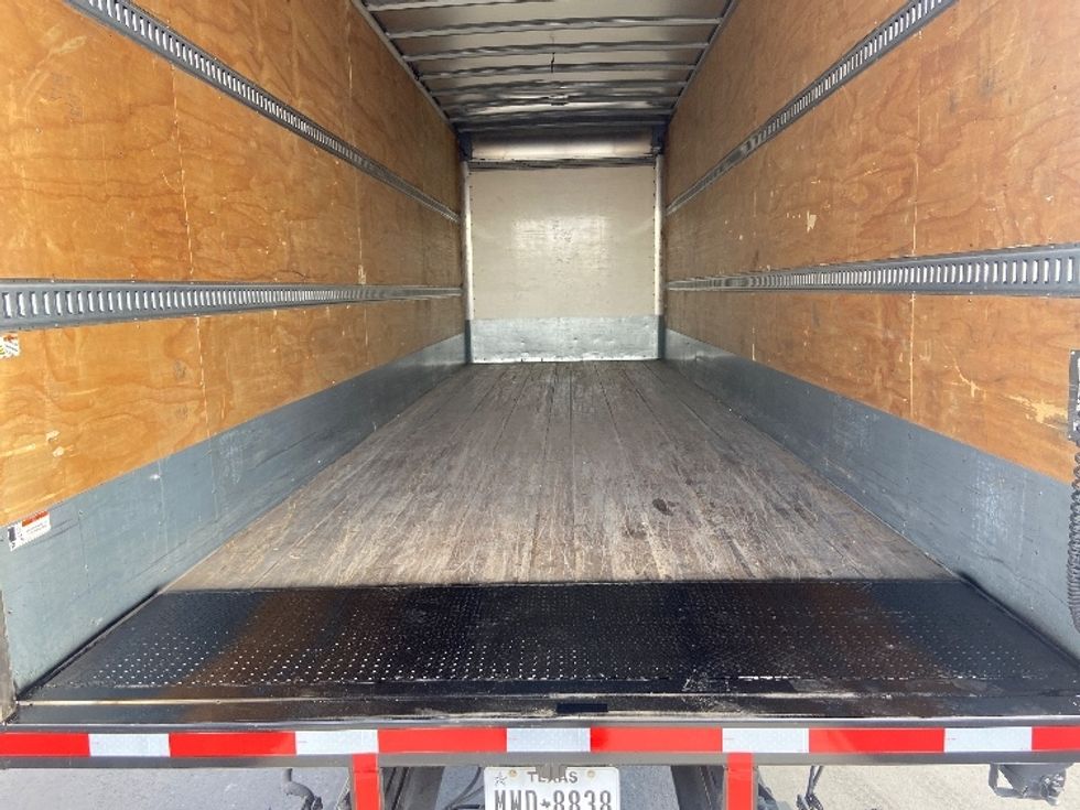 Medium Duty Box Truck-Light and Medium Duty Trucks-Freightliner-2020-M2-San Antonio-TX-137,038\n\t\tmiles-$ 61,750 - Image 10