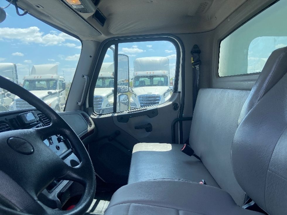 Medium Duty Box Truck-Light and Medium Duty Trucks-Freightliner-2020-M2-San Antonio-TX-137,038\n\t\tmiles-$ 61,750 - Image 19