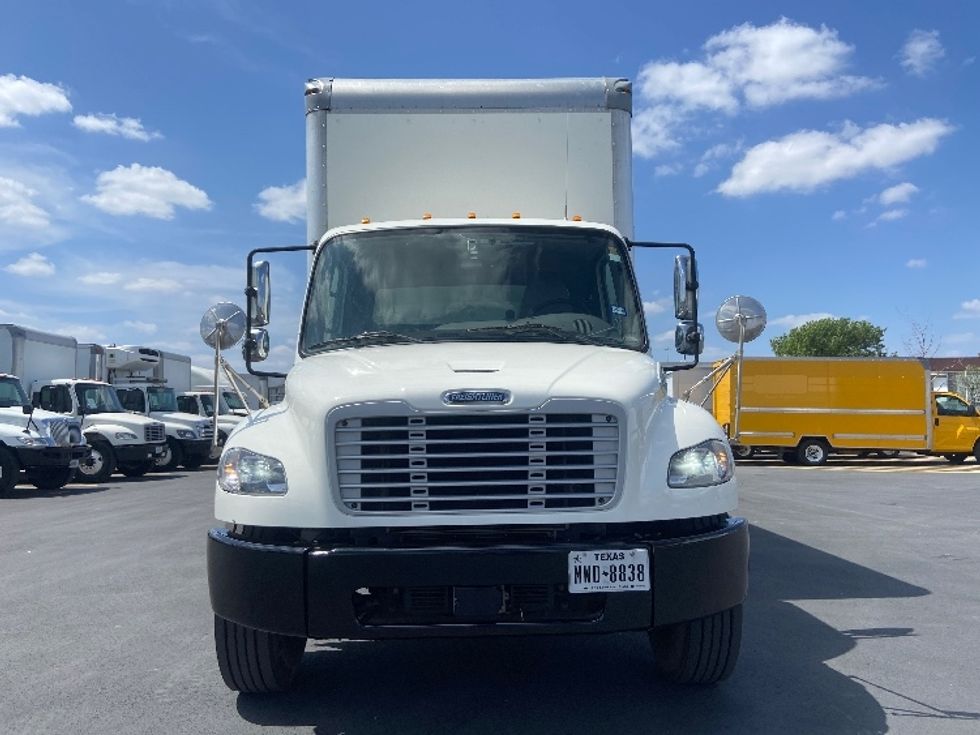 Medium Duty Box Truck-Light and Medium Duty Trucks-Freightliner-2020-M2-San Antonio-TX-137,038\n\t\tmiles-$ 61,750 - Image 2