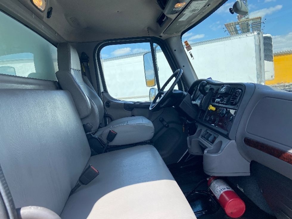 Medium Duty Box Truck-Light and Medium Duty Trucks-Freightliner-2020-M2-San Antonio-TX-137,038\n\t\tmiles-$ 61,750 - Image 22