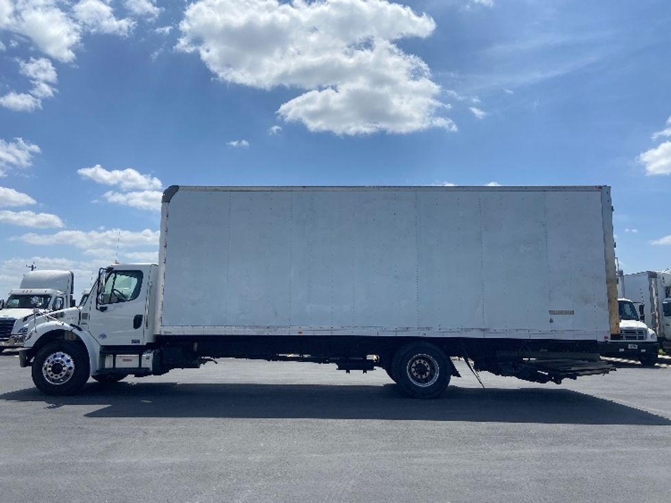 Medium Duty Box Truck-Light and Medium Duty Trucks-Freightliner-2020-M2-San Antonio-TX-137,038\n\t\tmiles-$ 61,750 - Image 4