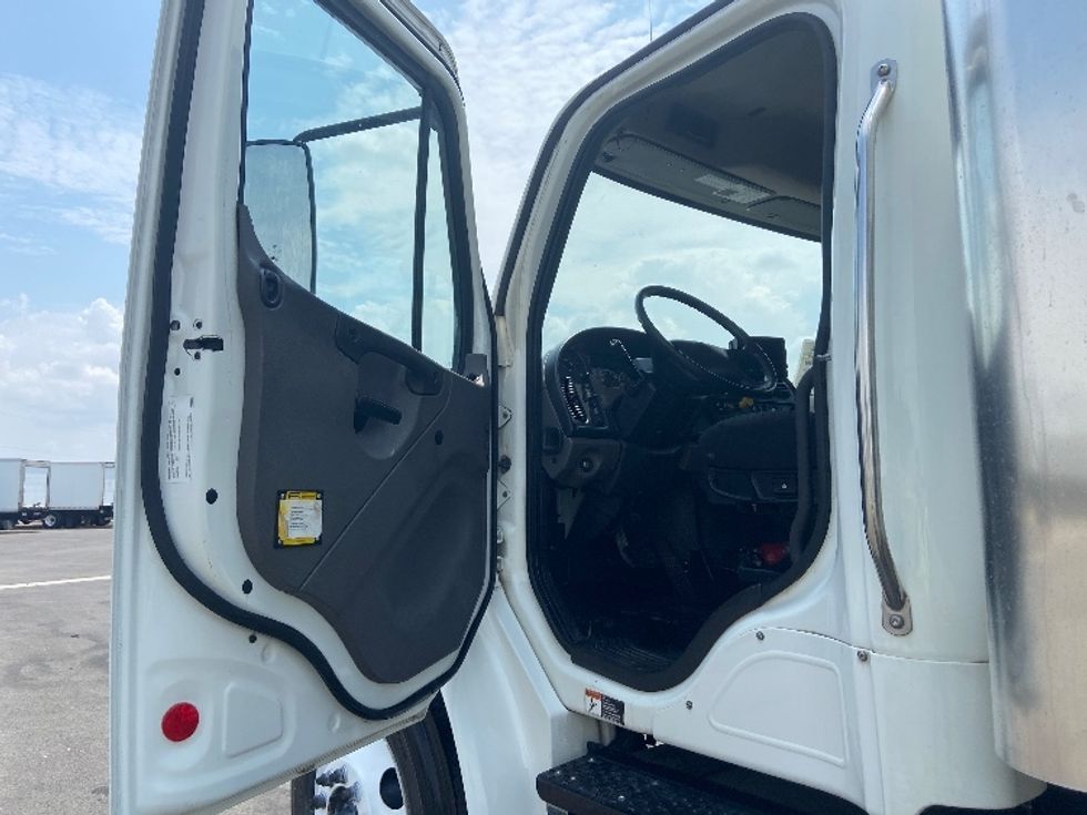 Medium Duty Box Truck-Light and Medium Duty Trucks-Freightliner-2020-M2-San Antonio-TX-154,422\n\t\tmiles-$ 59,250 - Image 16