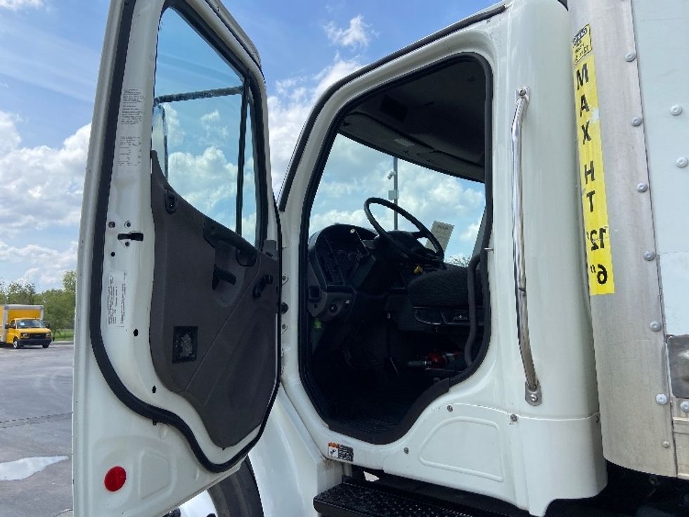Medium Duty Box Truck-Light and Medium Duty Trucks-Freightliner-2020-M2-San Antonio-TX-194,100\n\t\tmiles-$ 44,750 - Image 16