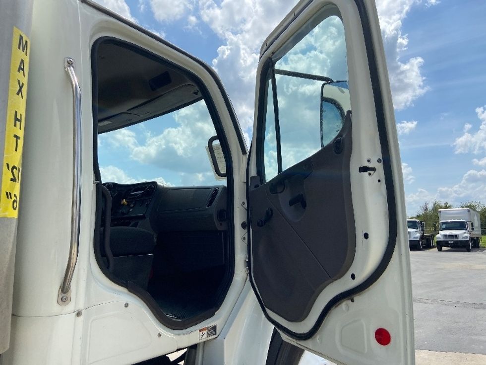 Medium Duty Box Truck-Light and Medium Duty Trucks-Freightliner-2020-M2-San Antonio-TX-194,100\n\t\tmiles-$ 44,750 - Image 20