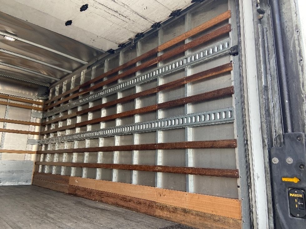 Medium Duty Box Truck-Light and Medium Duty Trucks-Freightliner-2020-M2-San Antonio-TX-224,608\n\t\tmiles-$ 35,750 - Image 13