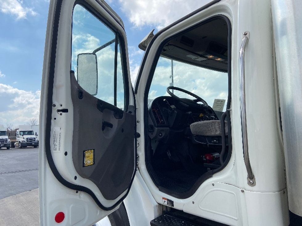 Medium Duty Box Truck-Light and Medium Duty Trucks-Freightliner-2020-M2-San Antonio-TX-224,608\n\t\tmiles-$ 35,750 - Image 16