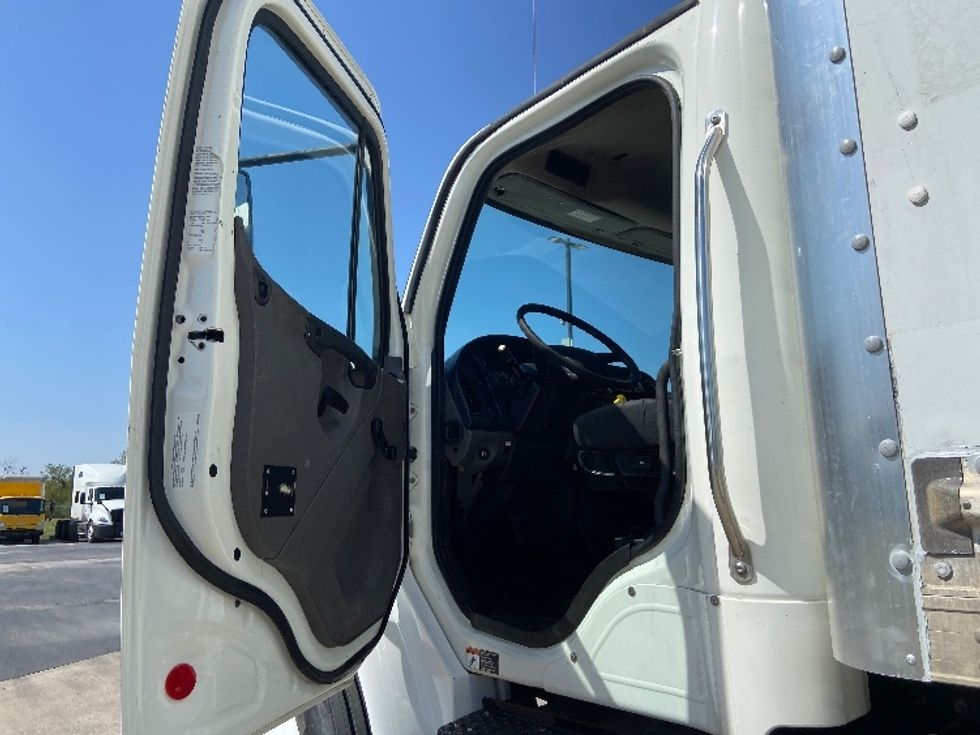 Medium Duty Box Truck-Light and Medium Duty Trucks-Freightliner-2020-M2-San Antonio-TX-255,210\n\t\tmiles-$ 46,750 - Image 16