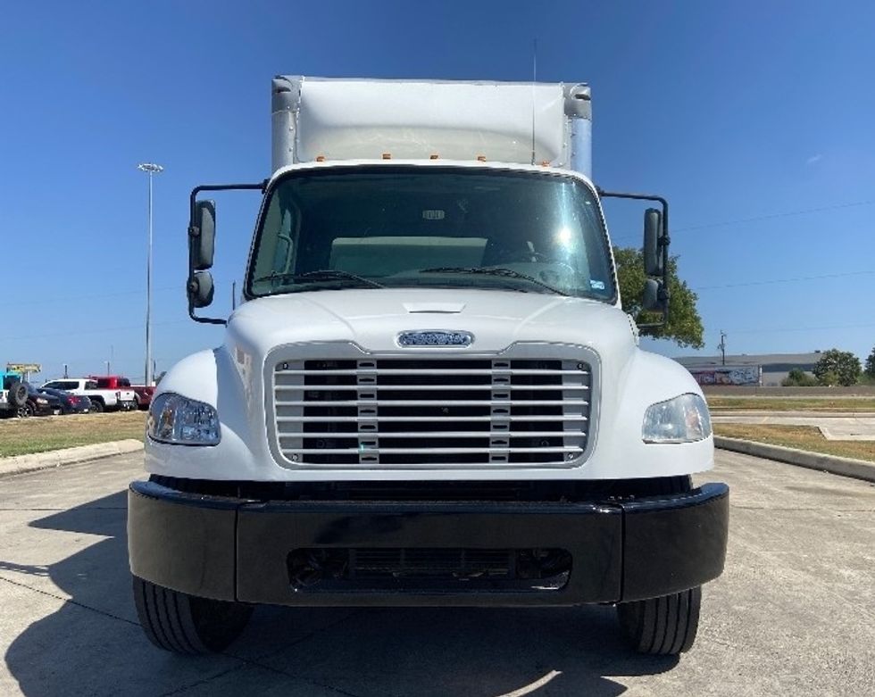 Medium Duty Box Truck-Light and Medium Duty Trucks-Freightliner-2020-M2-San Antonio-TX-255,210\n\t\tmiles-$ 46,750 - Image 2