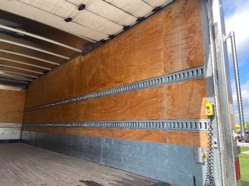 Medium Duty Box Truck-Light and Medium Duty Trucks-Freightliner-2020-M2-San Antonio-TX-289,374\n\t\tmiles-$ 23,750 - Image 12