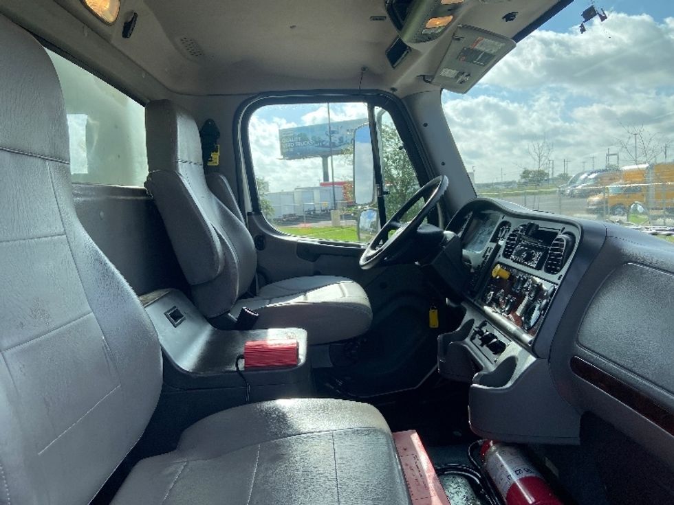 Medium Duty Box Truck-Light and Medium Duty Trucks-Freightliner-2020-M2-San Antonio-TX-289,374\n\t\tmiles-$ 23,750 - Image 22