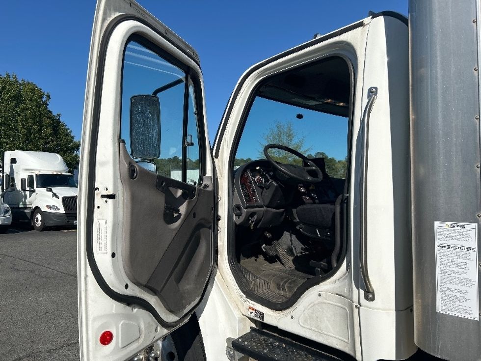 Medium Duty Box Truck-Light and Medium Duty Trucks-Freightliner-2020-M2-Sandston-VA-224,439\n\t\tmiles-$ 48,500 - Image 16