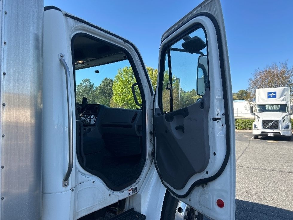 Medium Duty Box Truck-Light and Medium Duty Trucks-Freightliner-2020-M2-Sandston-VA-224,439\n\t\tmiles-$ 48,500 - Image 20
