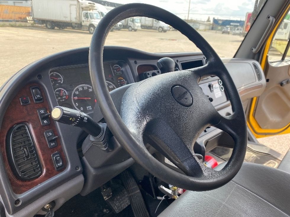 Medium Duty Box Truck-Light and Medium Duty Trucks-Freightliner-2020-M2-Saskatoon-SK-205,197\n\t\tkm-$ 69,500 - Image 17