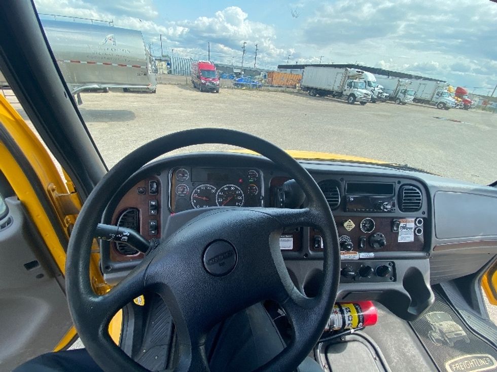 Medium Duty Box Truck-Light and Medium Duty Trucks-Freightliner-2020-M2-Saskatoon-SK-205,197\n\t\tkm-$ 69,500 - Image 18