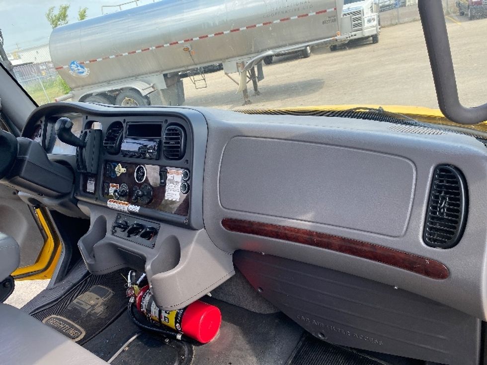 Medium Duty Box Truck-Light and Medium Duty Trucks-Freightliner-2020-M2-Saskatoon-SK-205,197\n\t\tkm-$ 69,500 - Image 21
