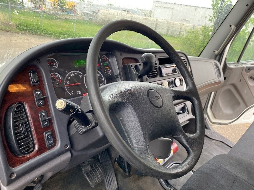 Medium Duty Box Truck-Light and Medium Duty Trucks-Freightliner-2020-M2-Saskatoon-SK-276,173\n\t\tkm-$ 72,500 - Image 17