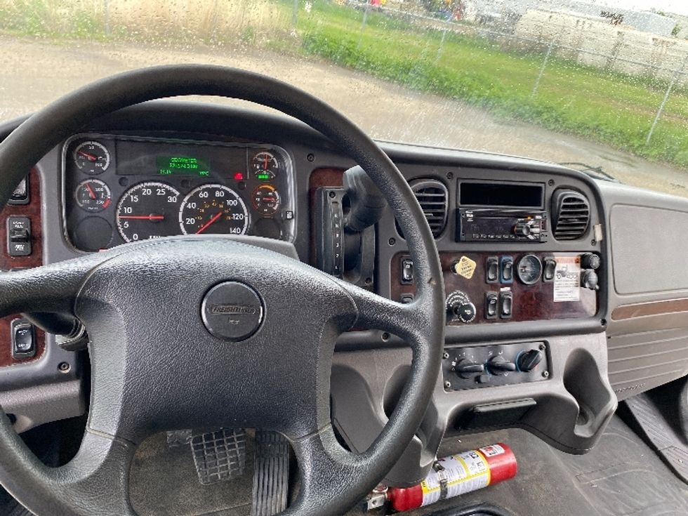 Medium Duty Box Truck-Light and Medium Duty Trucks-Freightliner-2020-M2-Saskatoon-SK-276,173\n\t\tkm-$ 72,500 - Image 18
