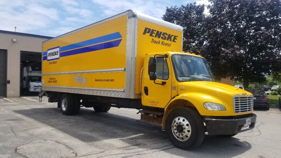 Medium Duty Box Truck-Light and Medium Duty Trucks-Freightliner-2020-M2-Scarborough-ON-297,150\n\t\tkm-$ 60,000 - Image 1