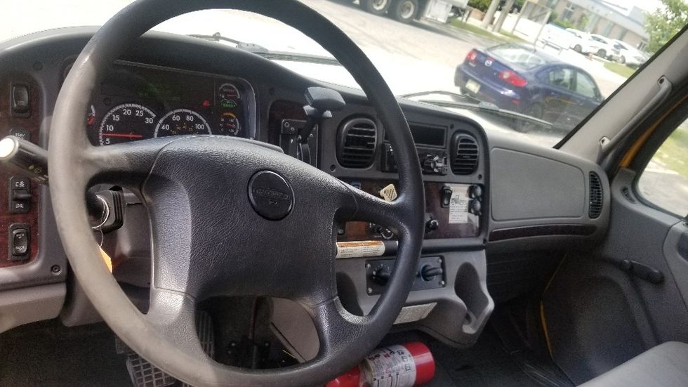 Medium Duty Box Truck-Light and Medium Duty Trucks-Freightliner-2020-M2-Scarborough-ON-297,150\n\t\tkm-$ 60,000 - Image 17