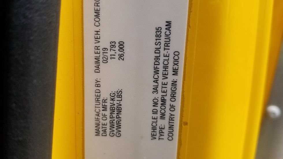 Medium Duty Box Truck-Light and Medium Duty Trucks-Freightliner-2020-M2-Scarborough-ON-297,150\n\t\tkm-$ 60,000 - Image 25