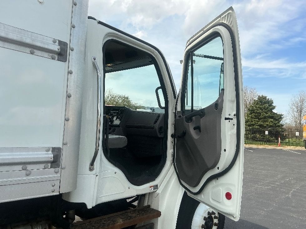 Medium Duty Box Truck-Light and Medium Duty Trucks-Freightliner-2020-M2-South Bend-IN-267,782\n\t\tmiles-$ 41,250 - Image 20