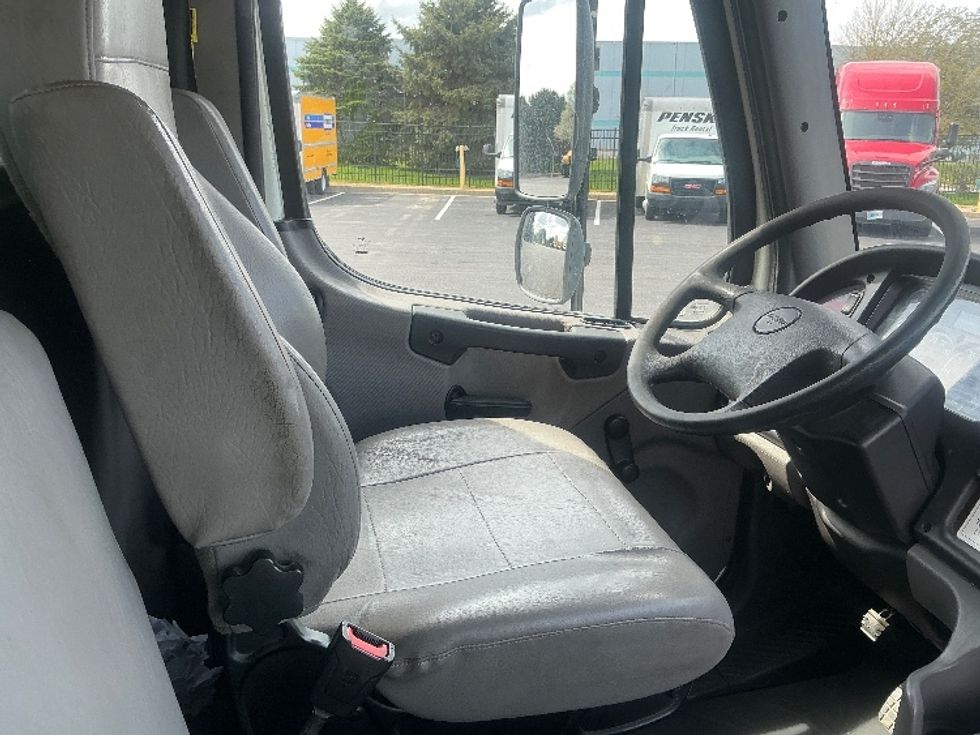 Medium Duty Box Truck-Light and Medium Duty Trucks-Freightliner-2020-M2-South Bend-IN-267,782\n\t\tmiles-$ 41,250 - Image 22