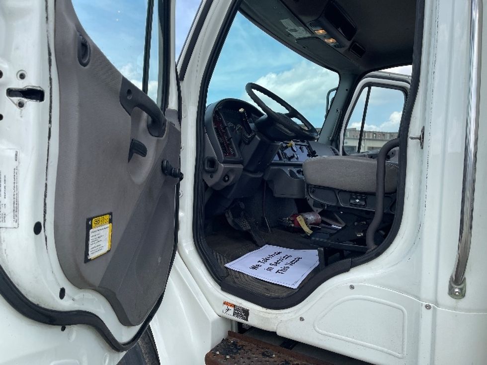 Medium Duty Box Truck-Light and Medium Duty Trucks-Freightliner-2020-M2-South Bend-IN-323,000\n\t\tmiles-$ 22,500 - Image 15