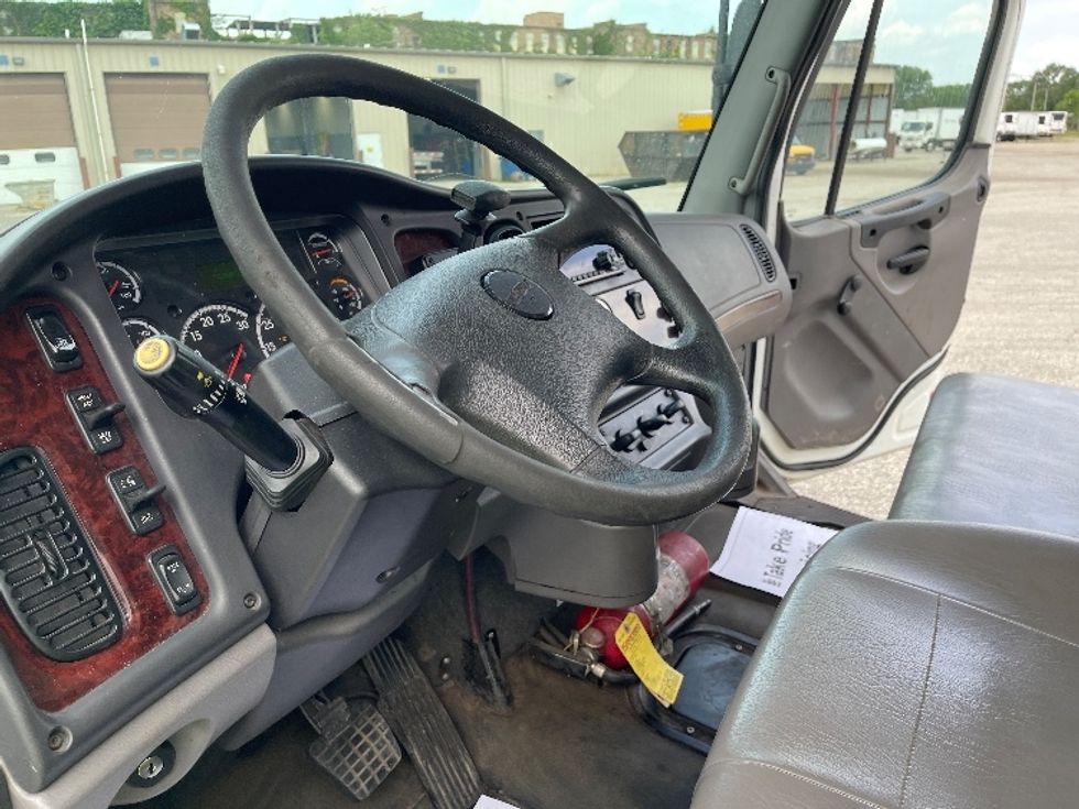 Medium Duty Box Truck-Light and Medium Duty Trucks-Freightliner-2020-M2-South Bend-IN-323,000\n\t\tmiles-$ 22,500 - Image 16
